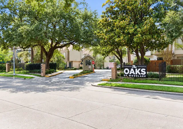 Photo 4 of Condo for sale at 2100 Tanglewilde St #629, Houston, TX 77063 | MLS# 43598648 | Listing updated on 2026-09-09