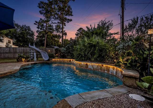 Photo 1 of Single family home for sale at 114 Elmwood St, Huntsville, TX 77320 | MLS# 62864108 | Listing updated on 2026-10-09
