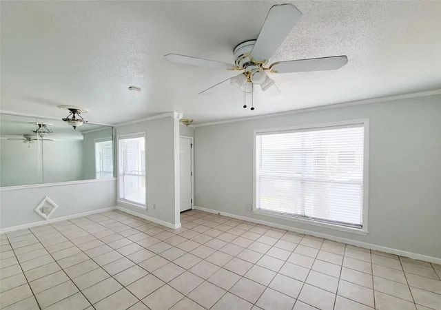 Photo 3 of Townhouse for sale at 6202 Skyline #32, Houston, TX 77057 | MLS# 86094039 | Listing updated on 2026-09-21