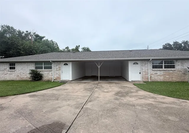 Photo 1 of Multi family home for sale at 608 County Rd 157, Alvin, TX 77511 | MLS# 83700324 | Listing updated on 2026-09-09