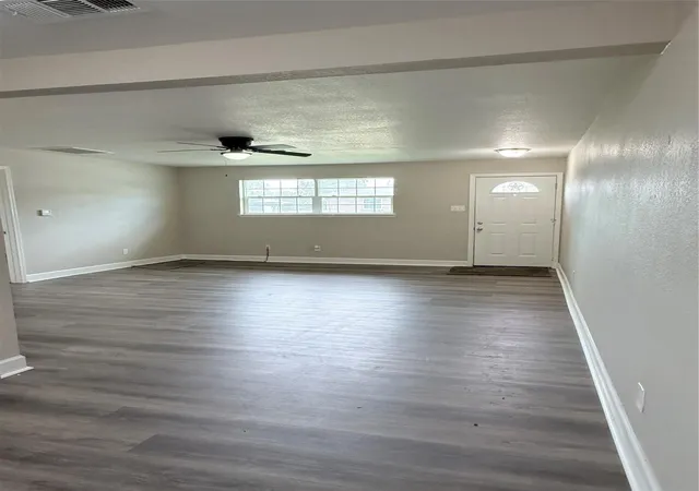 Listing Photo 4 - Condo for sale in building located at 608 County Rd 157, Alvin, TX 77511