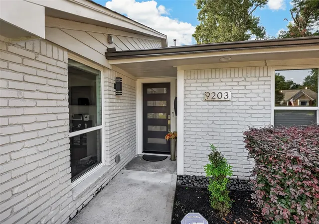 Photo 3 of Single family home for sale at 9203 Bronco Dr, Houston, TX 77055 | MLS# 22428651 | Listing updated on 2026-10-08