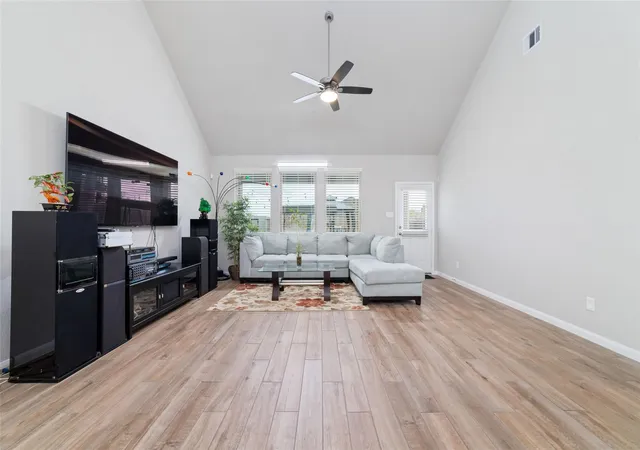 Photo 3 of Single family home for sale at 19210 Palfrey Prairie Trl, Tomball, TX 77377 | MLS# 78550807 | Listing updated on 2026-10-07