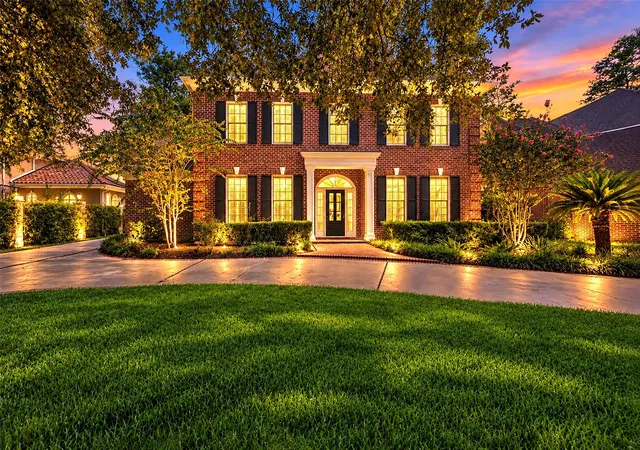 Single family home for sale at 23 E Shady Ln #A, Houston, TX 77063 | MLS# 16113282
