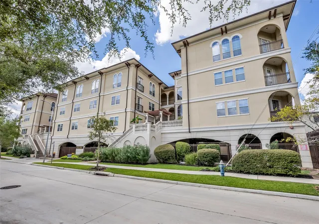 Photo 2 of Condo for sale at 7134 Mapleridge St #3F, Houston, TX 77081 | MLS# 12339956 | Listing updated on 2026-09-08
