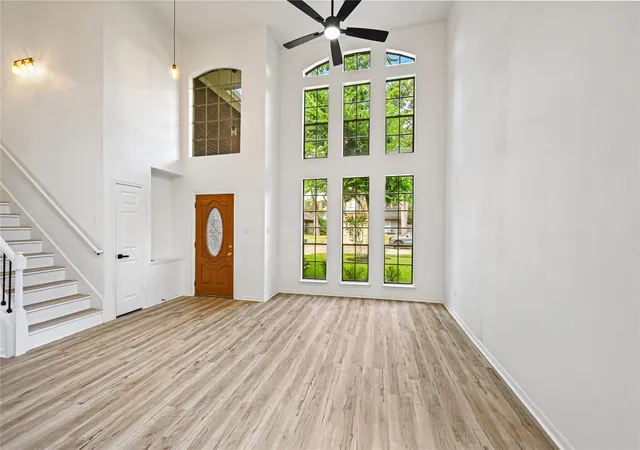 Photo 4 of Single family home for sale at 16027 Lakestone Dr, Tomball, TX 77377 | MLS# 77735633 | Listing updated on 2026-09-13