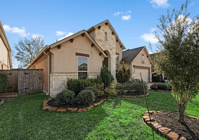 Photo 2 of Single family home for sale at 20131 Cascading Fls Blvd, Cypress, TX 77433 | MLS# 59034961 | Listing updated on 2026-09-11