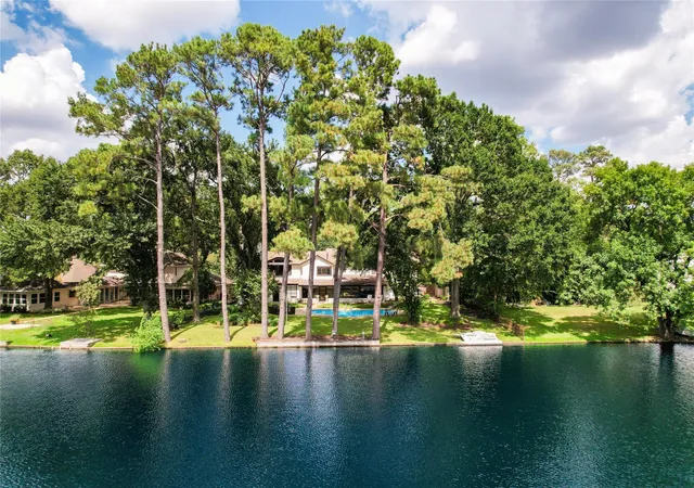 Photo 1 of Single family home for sale at 13131 Holston Hills Dr, Houston, TX 77069 | MLS# 26971875 | Listing updated on 2026-09-26