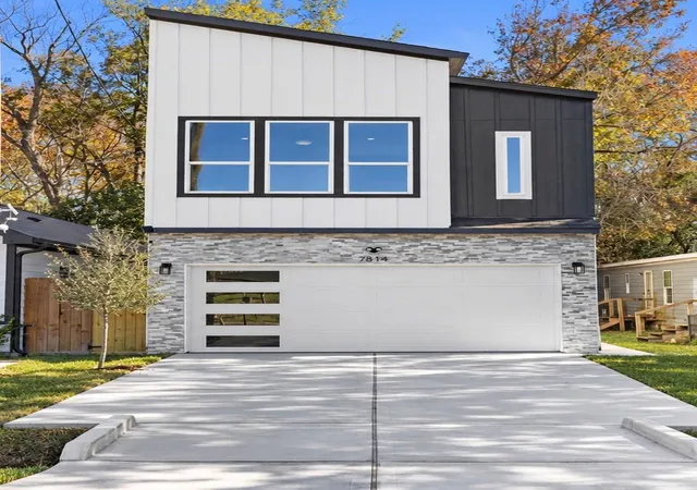 Photo 2 of Single family home for sale at 7814 Beckley St, Houston, TX 77088 | MLS# 68558084 | Listing updated on 2026-09-24