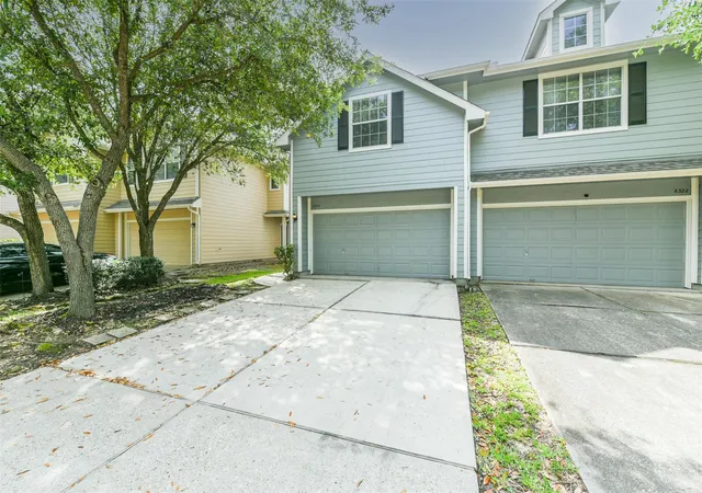 Photo 2 of Townhouse for sale at 6326 Veranda Green Trl, Humble, TX 77346 | MLS# 59523265 | Listing updated on 2026-09-16