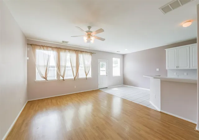 Photo 3 of Townhouse for sale at 6326 Veranda Green Trl, Humble, TX 77346 | MLS# 59523265 | Listing updated on 2026-09-16