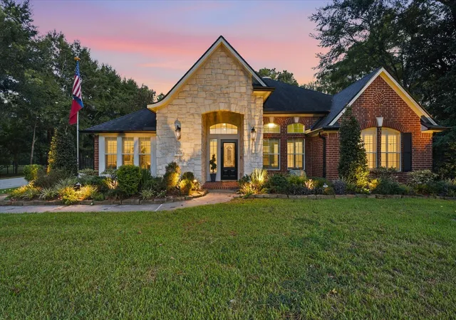 Photo 1 of Single family home for sale at 8964 Crighton Xing Dr, Conroe, TX 77302 | MLS# 75012784 | Listing updated on 2026-09-12