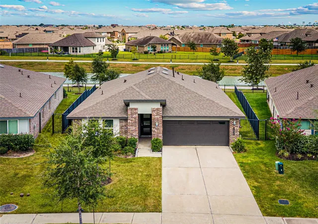 Photo 2 of Single family home for sale at 2630 Vanilla Sky Ln, La Marque, TX 77568 | MLS# 92952504 | Listing updated on 2026-09-20