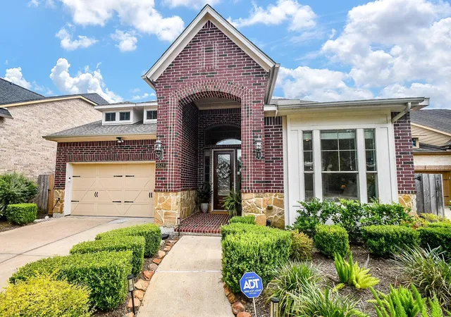 Photo 42 of Sale Pending at 6518 Monrovia Ln, Sugar Land, TX 77479 | MLS# 44496741 | Listing updated on 2026-09-23