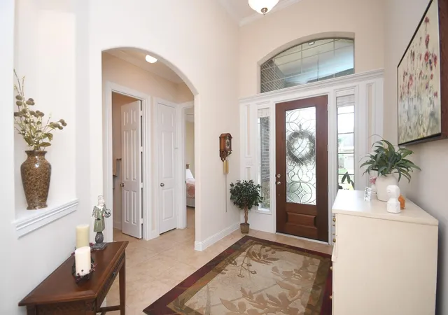 Photo 4 of Sale Pending at 6518 Monrovia Ln, Sugar Land, TX 77479 | MLS# 44496741 | Listing updated on 2026-09-23