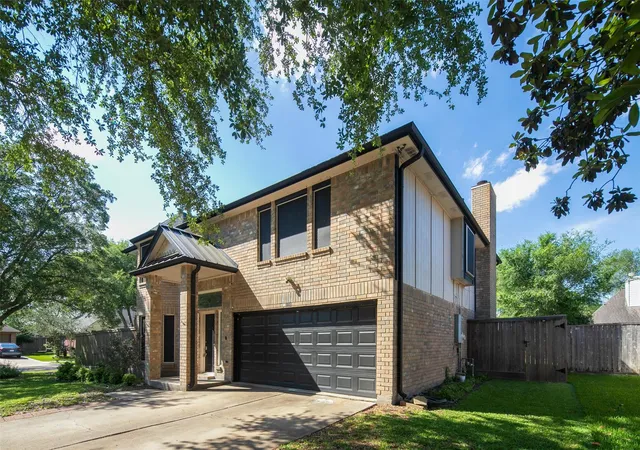 Photo 2 of Single family home for sale at 1801 Palo Duro St, Friendswood, TX 77546 | MLS# 34001525 | Listing updated on 2026-09-06