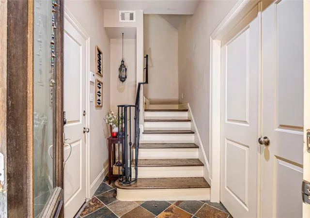 Photo 3 of Townhouse for sale at 1909 Summer St, Houston, TX 77007 | MLS# 30862547 | Listing updated on 2026-10-08