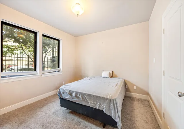 Photo 4 of Townhouse for sale at 1909 Summer St, Houston, TX 77007 | MLS# 30862547 | Listing updated on 2026-10-08