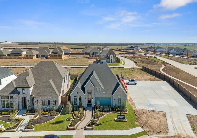Photo 3 of Single family home for sale at 32425 Forktail Lake Dr, Fulshear, TX 77441 | MLS# 878776 | Listing updated on 2026-09-04