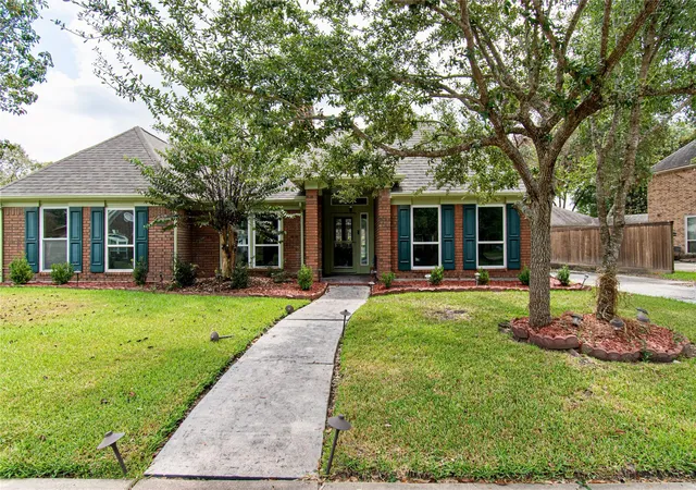 Photo 1 of Sale Pending at 11727 Mighty Redwood Dr, Houston, TX 77059 | MLS# 84836379 | Listing updated on 2026-09-28