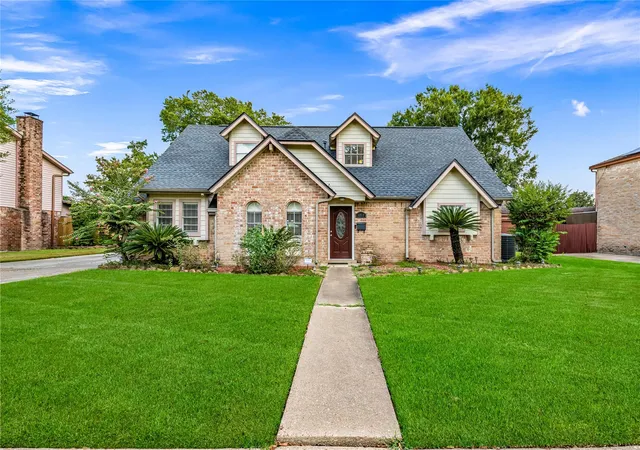 Photo 1 of Single family home for sale at 13619 Whitchurch Way, Houston, TX 77015 | MLS# 86266189 | Listing updated on 2026-09-11