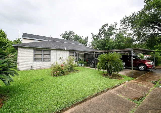 Single family home for sale at 5942 Pershing St, Houston, TX 77033 | MLS# 65028775