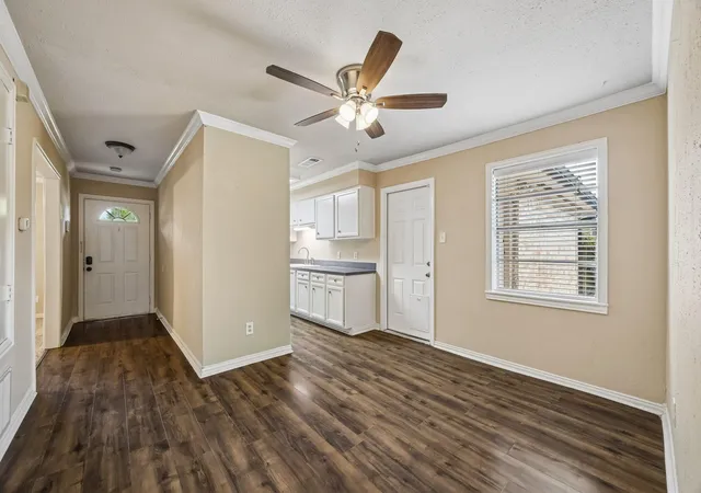 Photo 2 of Single family home for sale at 511 Debbie Ln, Alvin, TX 77511 | MLS# 5109019 | Listing updated on 2026-09-19