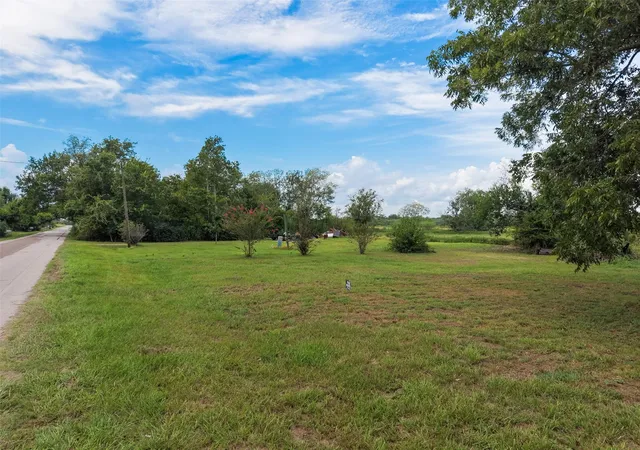 Photo 1 of Sale Pending at 1431 Oil Fld Rd, Bellville, TX 77418 | MLS# 60952008 | Listing updated on 2026-09-14