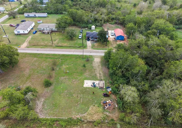 Photo 2 of Sale Pending at 1431 Oil Fld Rd, Bellville, TX 77418 | MLS# 60952008 | Listing updated on 2026-09-14