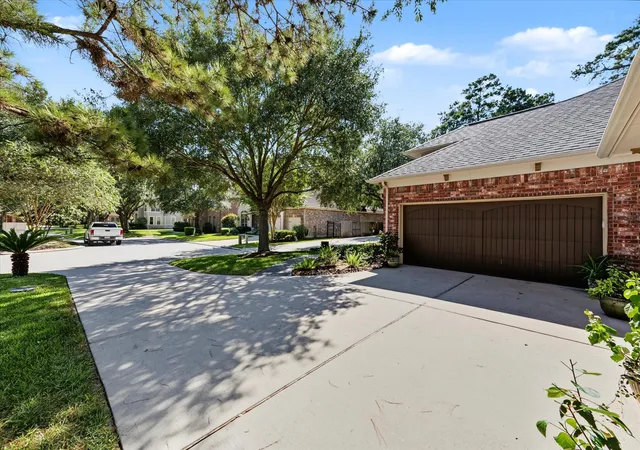 Photo 3 of Single family home for sale at 1219 Hamlet Way, Kingwood, TX 77339 | MLS# 37090926 | Listing updated on 2026-09-21