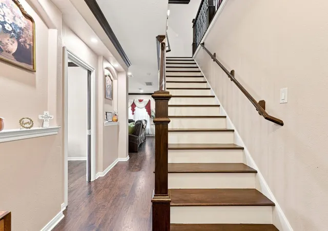 Photo 3 of Single family home for sale at 1000 Arbor Way, Conroe, TX 77303 | MLS# 94158552 | Listing updated on 2026-09-11