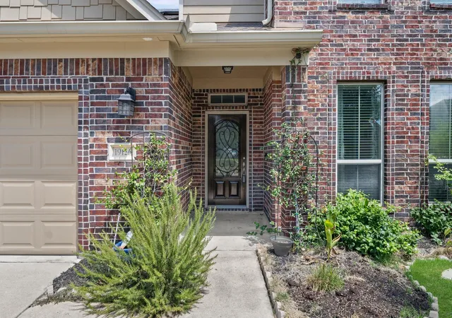 Photo 3 of Single family home for sale at 19126 Cardinal Grv Ct, Cypress, TX 77429 | MLS# 27569699 | Listing updated on 2026-09-16
