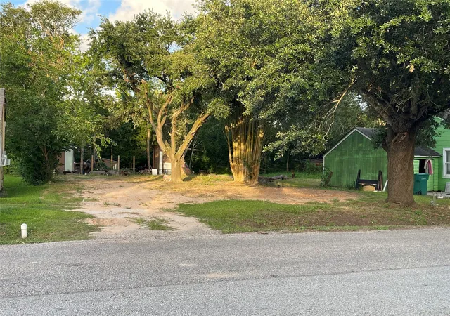 Photo 1 of Land for sale at 307 Ross St, La Marque, TX 77568 | MLS# 19257337 | Listing updated on 2026-09-10