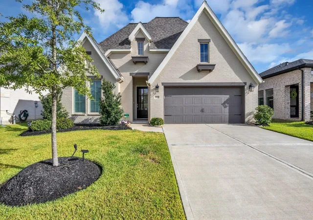 Photo 2 of Single family home for sale at 19322 Seabiscuit Stable Trl, Tomball, TX 77377 | MLS# 25599380 | Listing updated on 2026-10-09