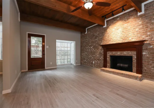 Photo 2 of Townhouse for sale at 5370 Brownway St #D33, Houston, TX 77056 | MLS# 23260214 | Listing updated on 2026-09-14