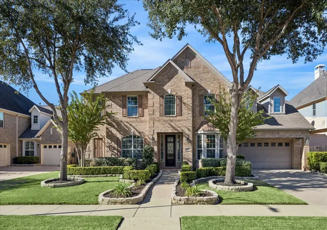 Photo 31 of Single family home for sale at 410 Mcallister Ave, Sugar Land, TX 77479 | MLS# 80888593 | Listing updated on 2026-10-07