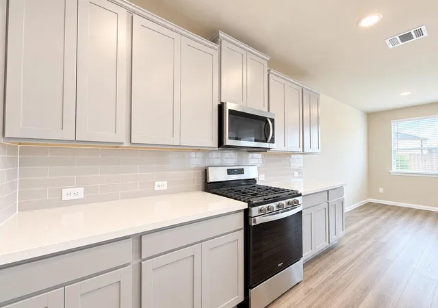 Photo 4 of Single family home for sale at 17215 Daylily Dune Way, Hockley, TX 77447 | MLS# 30654432 | Listing updated on 2026-09-15