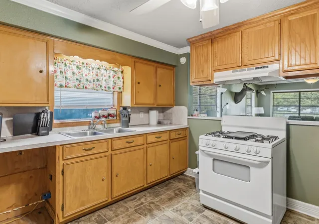 Photo 3 of Single family home for sale at 696 County Rd 719, Buna, TX 77612 | MLS# 29918297 | Listing updated on 2026-09-02