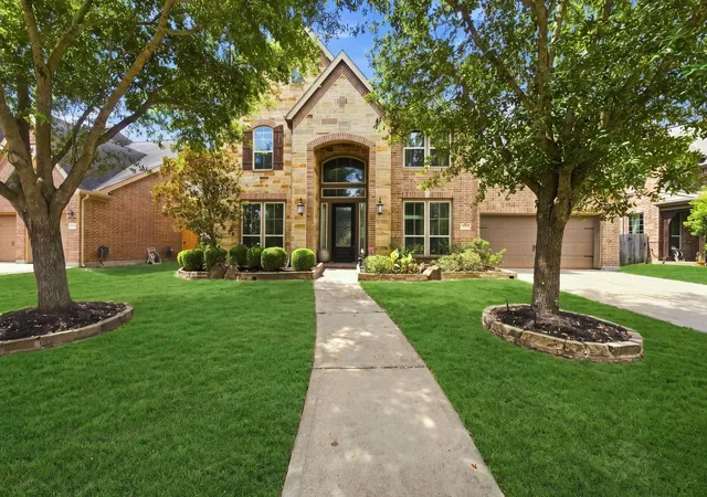 Photo 2 of Single family home for sale at 3923 Pebble Hts Ln, Sugar Land, TX 77479 | MLS# 8998209 | Listing updated on 2026-10-03