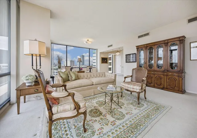 Photo 1 of Condo for sale at 15 Greenway Plz #9F, Houston, TX 77046 | MLS# 71063332 | Listing updated on 2026-09-21