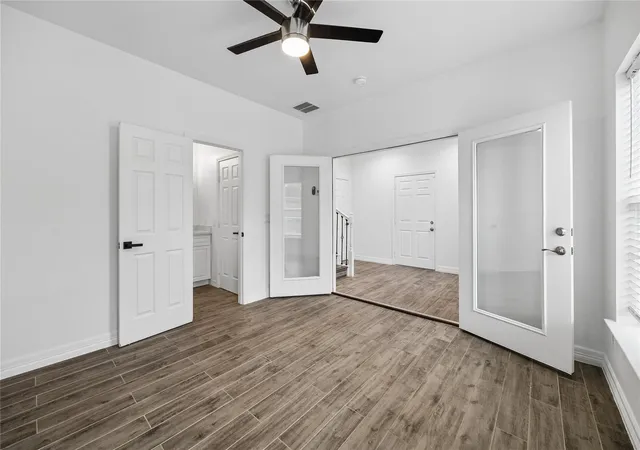 Photo 3 of Single family home for sale at 2032 Spenwick Dr, Houston, TX 77055 | MLS# 98253674 | Listing updated on 2026-09-22