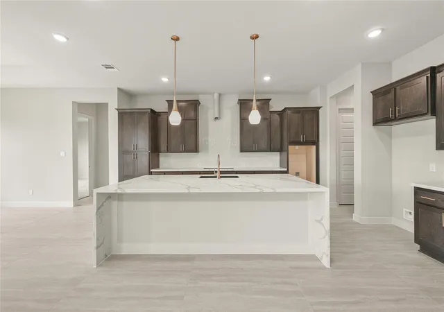 Photo 4 of Single family home for sale at 813 Caballos Dr, League City, TX 77546 | MLS# 90061445 | Listing updated on 2026-09-04