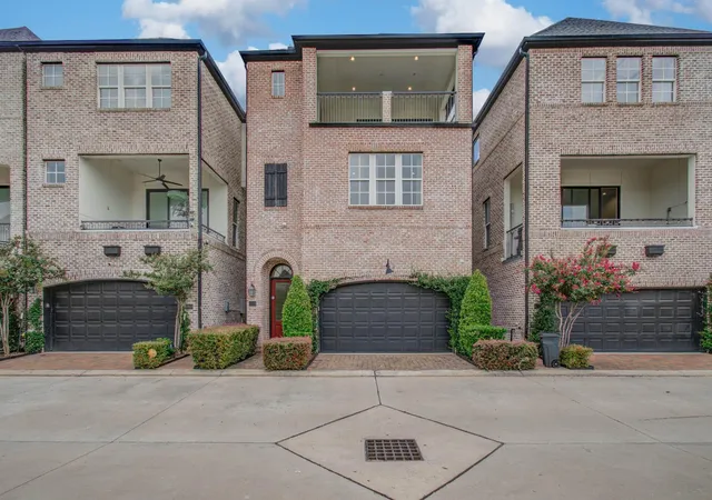 Photo 1 of Single family home for sale at 2713 Kinsley Oaks Dr, Houston, TX 77007 | MLS# 10616924 | Listing updated on 2026-09-09