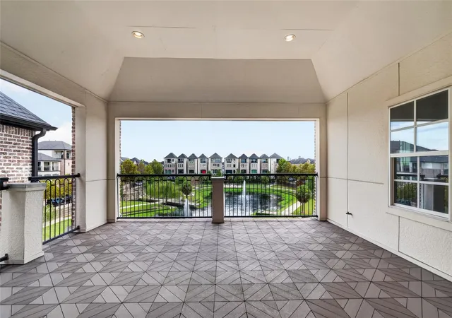 Photo 3 of Single family home for sale at 2713 Kinsley Oaks Dr, Houston, TX 77007 | MLS# 10616924 | Listing updated on 2026-09-09