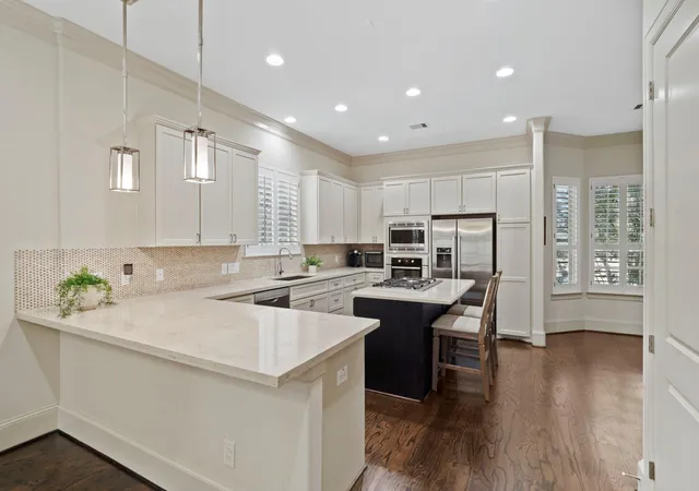 Photo 3 of Townhouse for sale at 15931 Morgan St, Sugar Land, TX 77478 | MLS# 70182807 | Listing updated on 2026-10-07