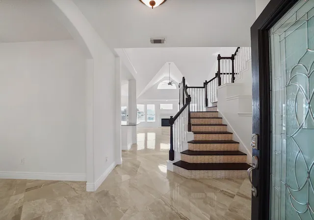 Photo 3 of Single family home for sale at 5611 Horseshoe Fls, Missouri City, TX 77459 | MLS# 27225001 | Listing updated on 2026-09-11