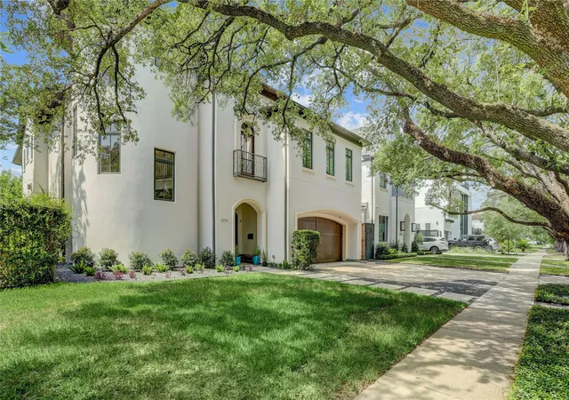 Photo 2 of Sale Pending at 3771 Childress St, Houston, TX 77005 | MLS# 59428166 | Listing updated on 2026-09-11