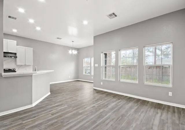 Photo 3 of Single family home for sale at 535 Corydon Dr, Huffman, TX 77336 | MLS# 6369499 | Listing updated on 2026-09-11