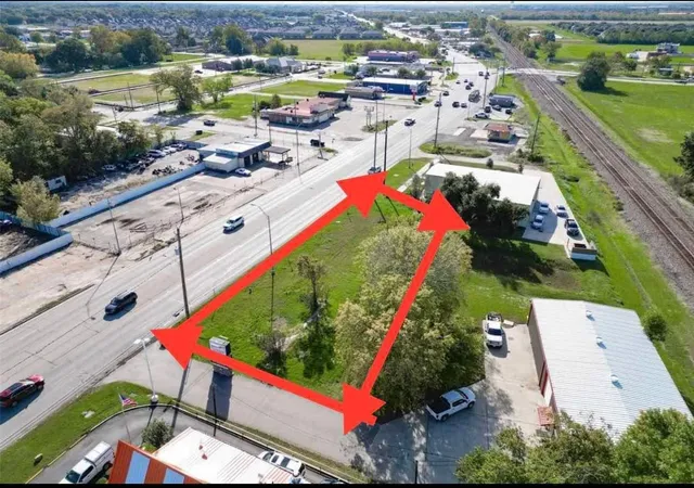 Photo 2 of Land for sale at 2422 2436 S Main St, Pearland, TX 77581 | MLS# 28438353 | Listing updated on 2026-09-15