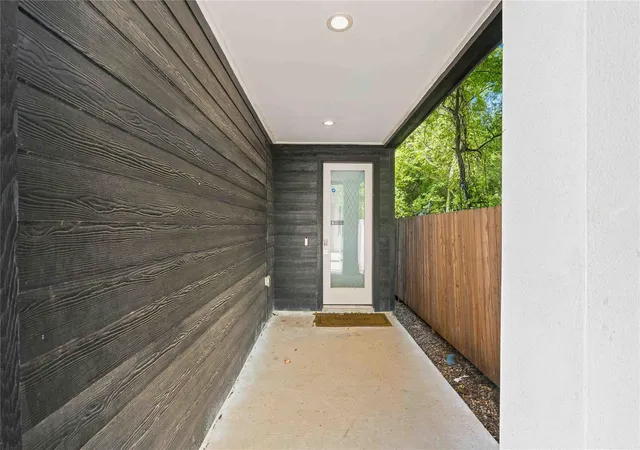 Photo 4 of Single family home for sale at 507 Schweikhardt St, Houston, TX 77020 | MLS# 72258330 | Listing updated on 2026-09-09